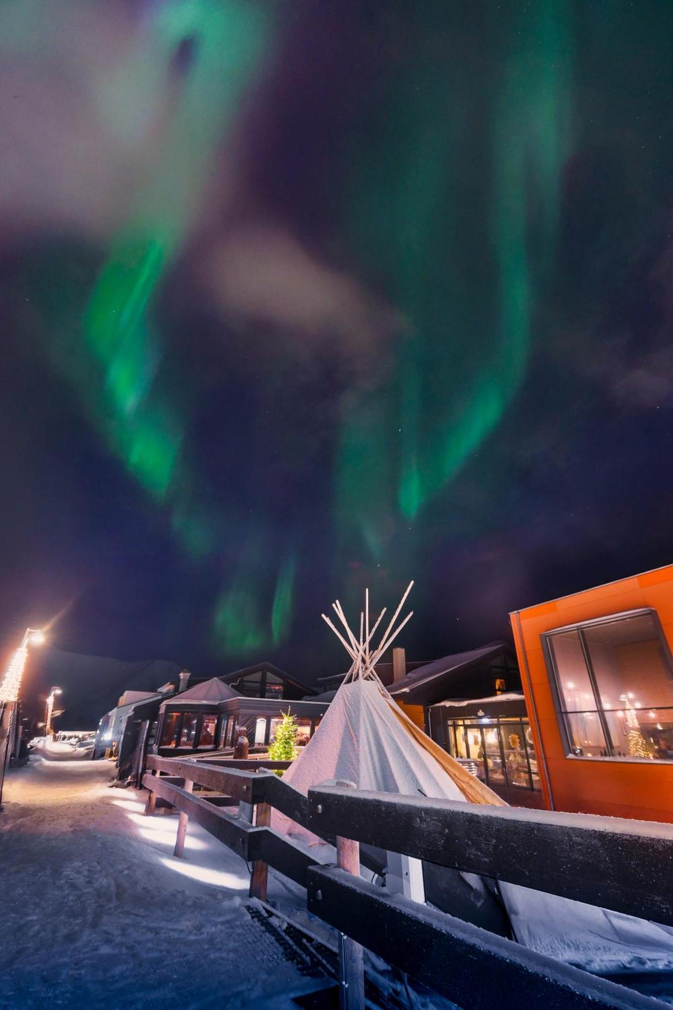 Svalbard Hotell | Polfareren Longyearbyen Dış mekan fotoğraf