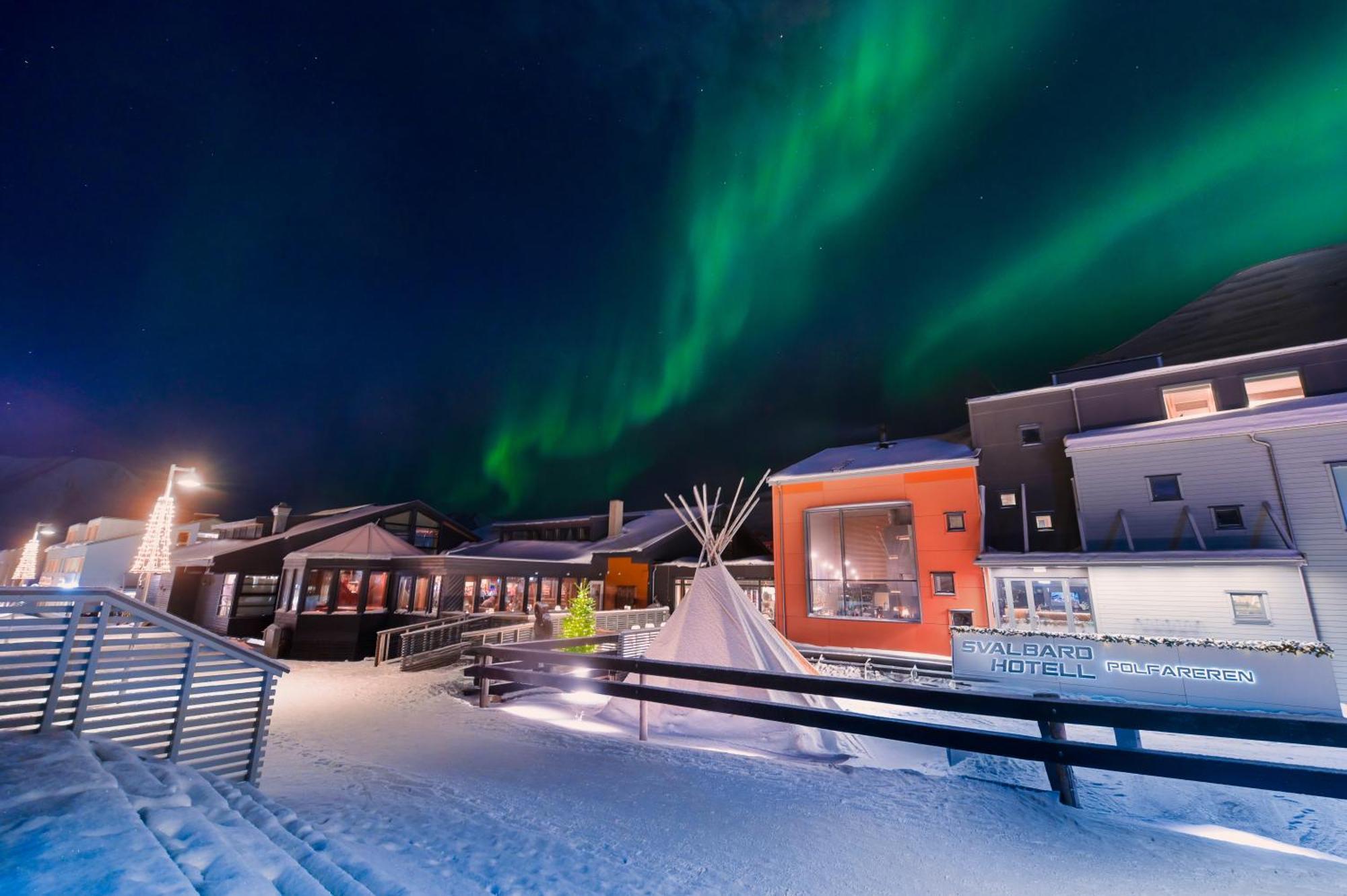 Svalbard Hotell | Polfareren Longyearbyen Dış mekan fotoğraf
