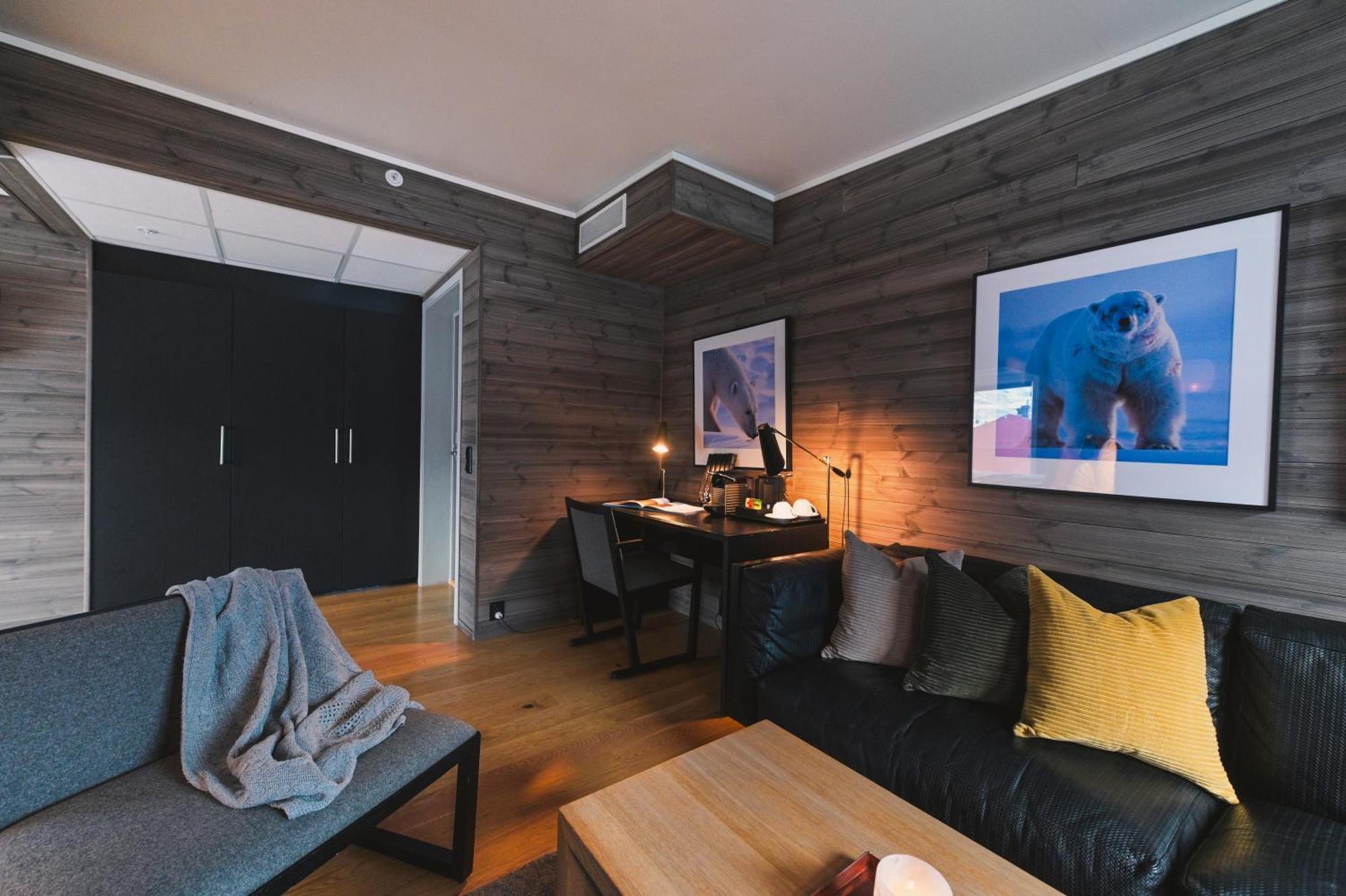 Svalbard Hotell | Polfareren Longyearbyen Dış mekan fotoğraf