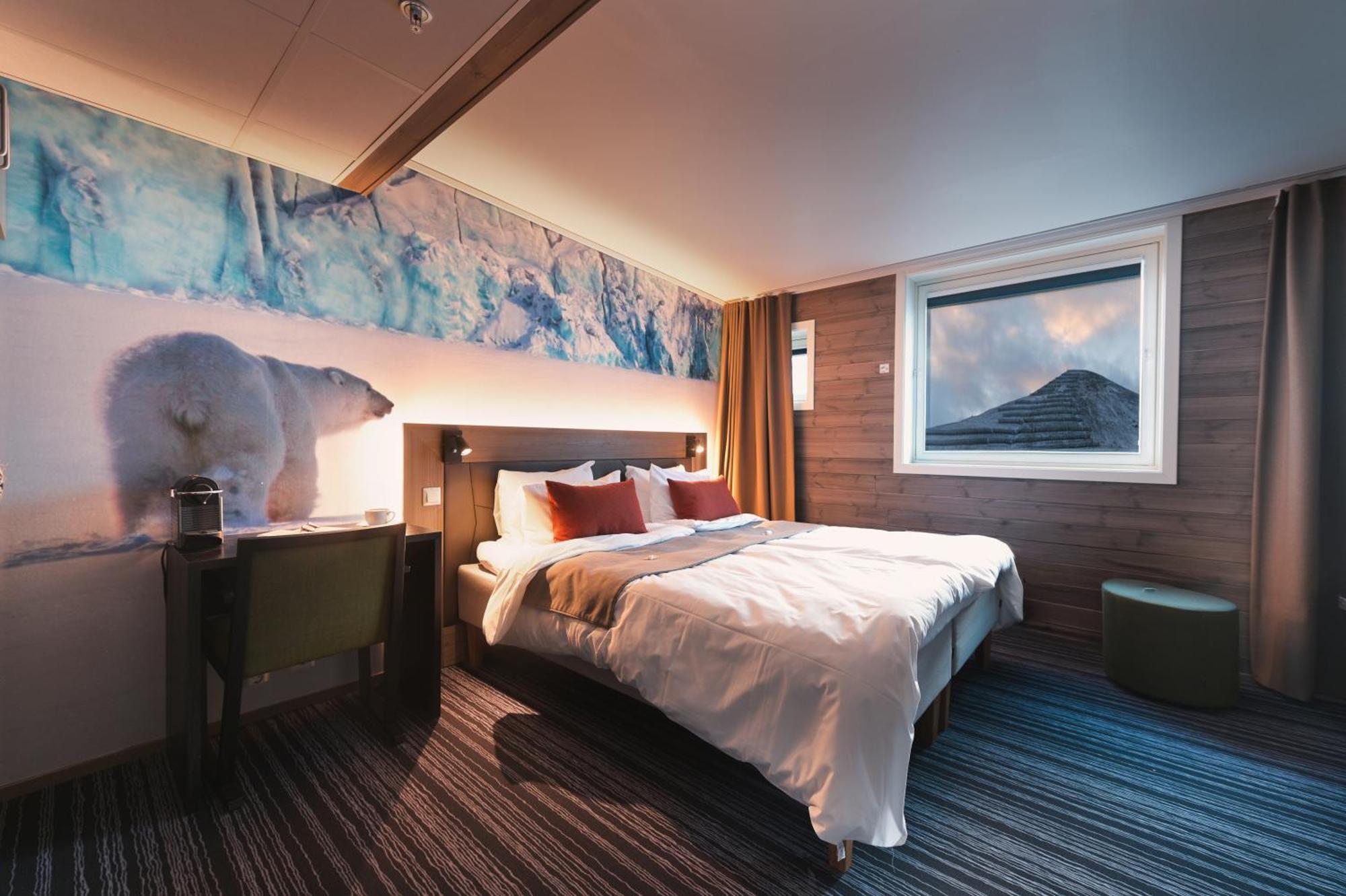 Svalbard Hotell | Polfareren Longyearbyen Dış mekan fotoğraf