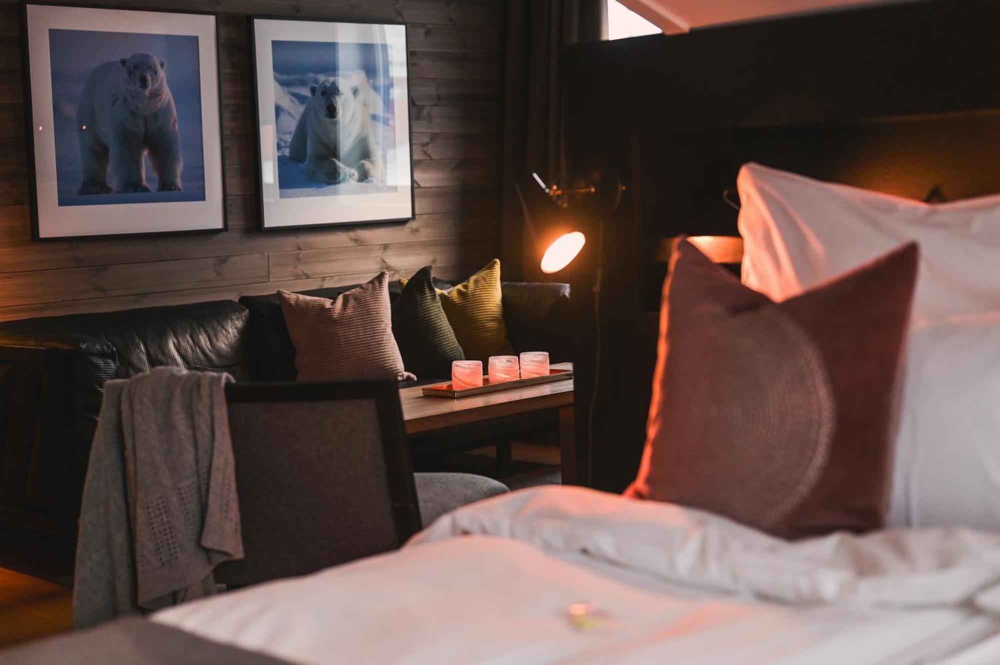 Svalbard Hotell | Polfareren Longyearbyen Dış mekan fotoğraf