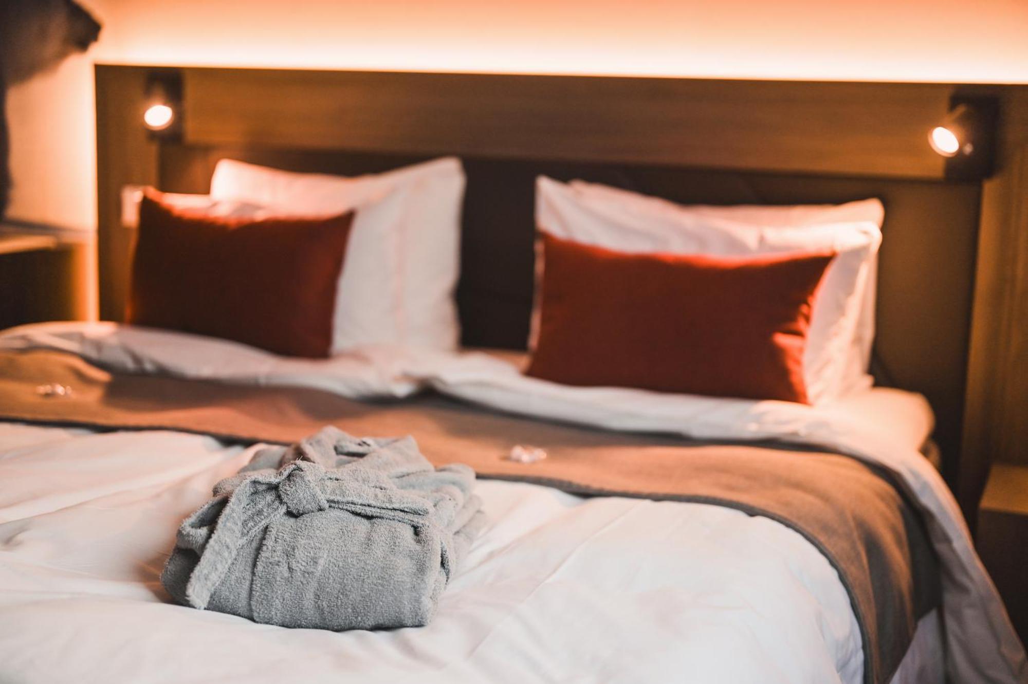 Svalbard Hotell | Polfareren Longyearbyen Dış mekan fotoğraf