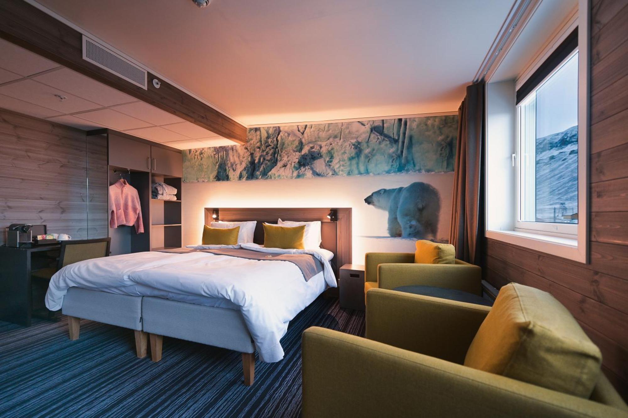 Svalbard Hotell | Polfareren Longyearbyen Dış mekan fotoğraf