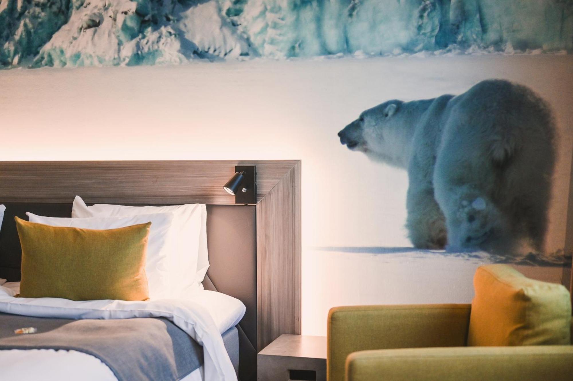 Svalbard Hotell | Polfareren Longyearbyen Dış mekan fotoğraf