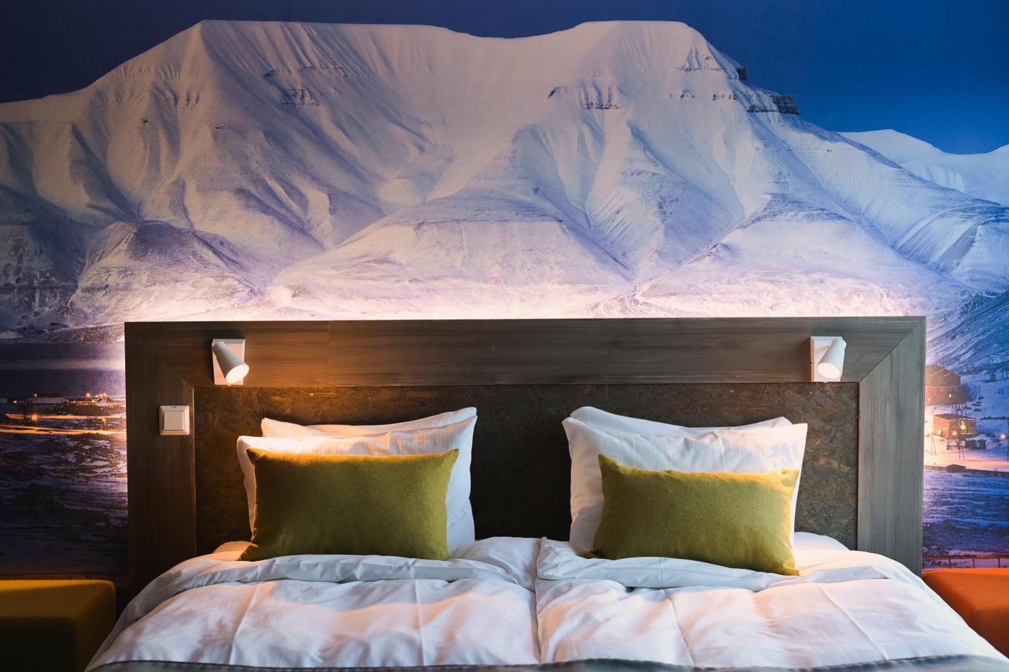 Svalbard Hotell | Polfareren Longyearbyen Dış mekan fotoğraf
