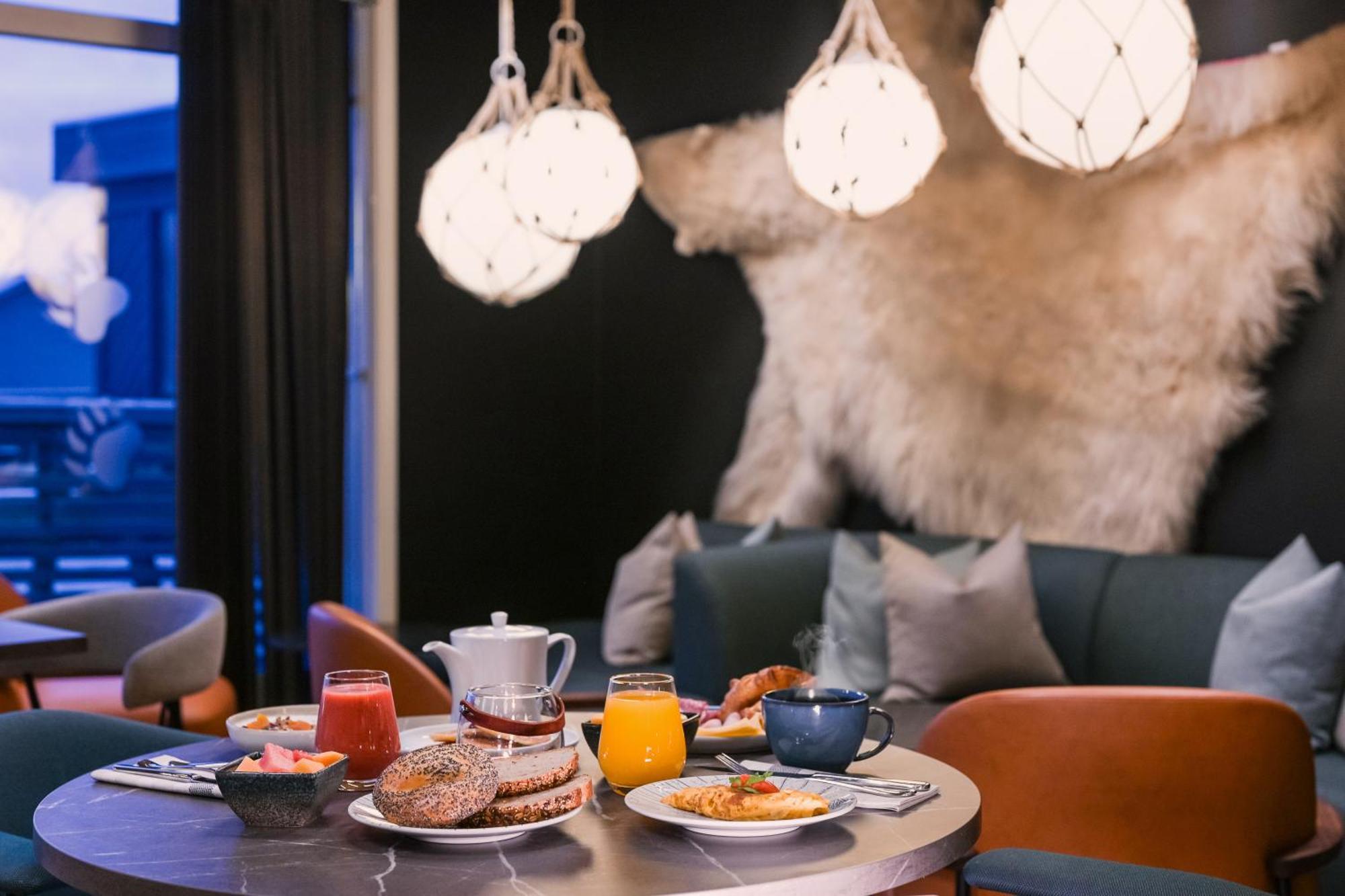 Svalbard Hotell | Polfareren Longyearbyen Dış mekan fotoğraf