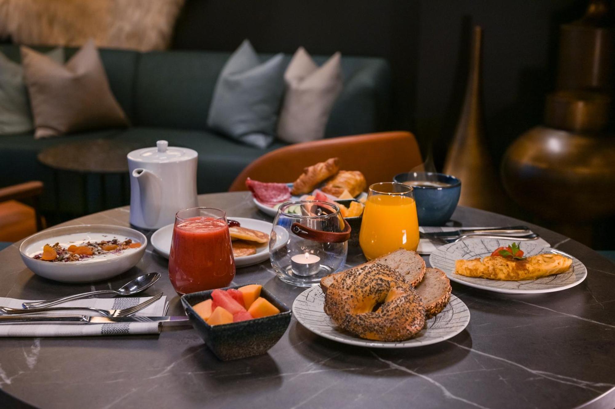 Svalbard Hotell | Polfareren Longyearbyen Dış mekan fotoğraf