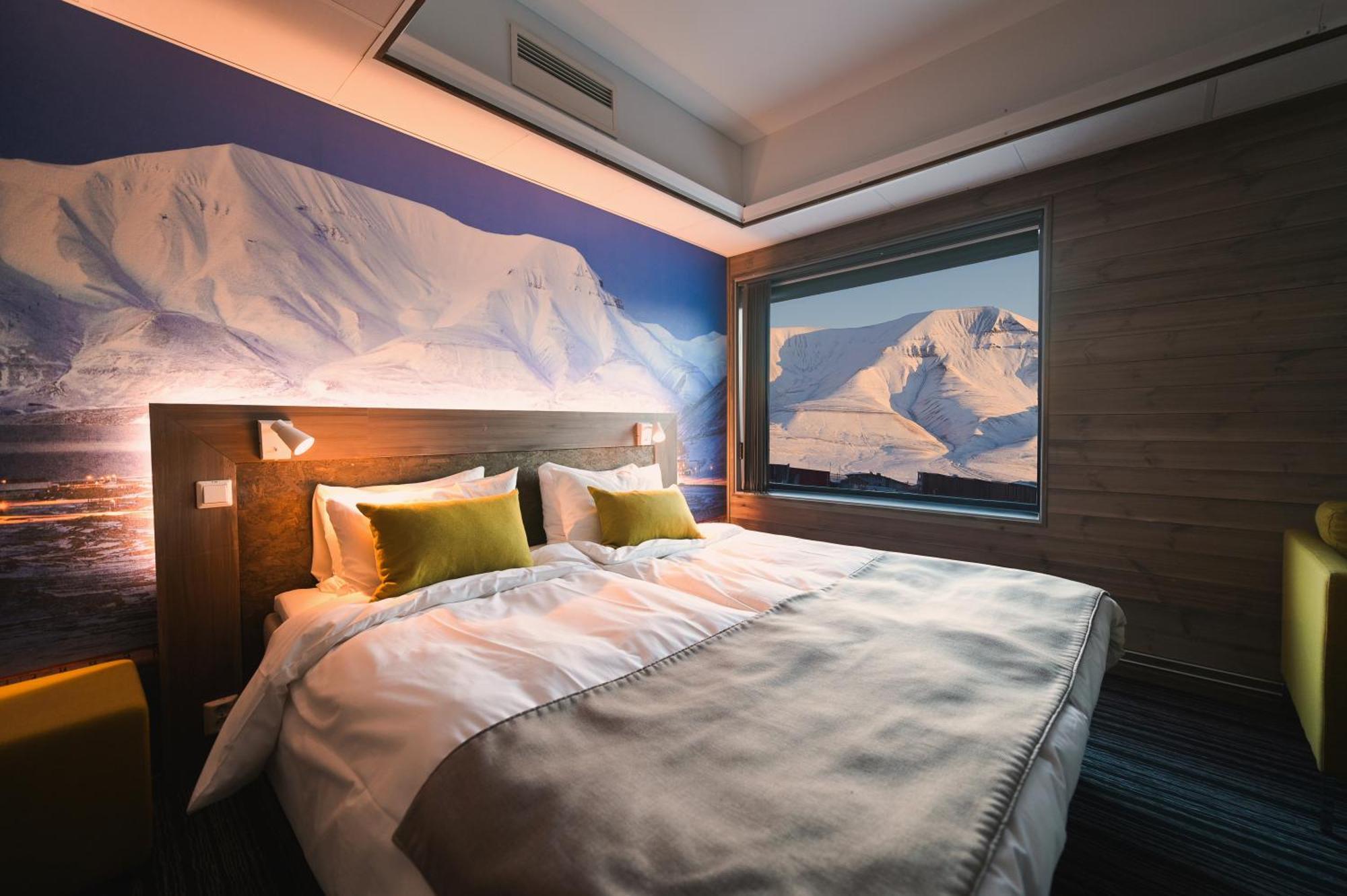 Svalbard Hotell | Polfareren Longyearbyen Dış mekan fotoğraf