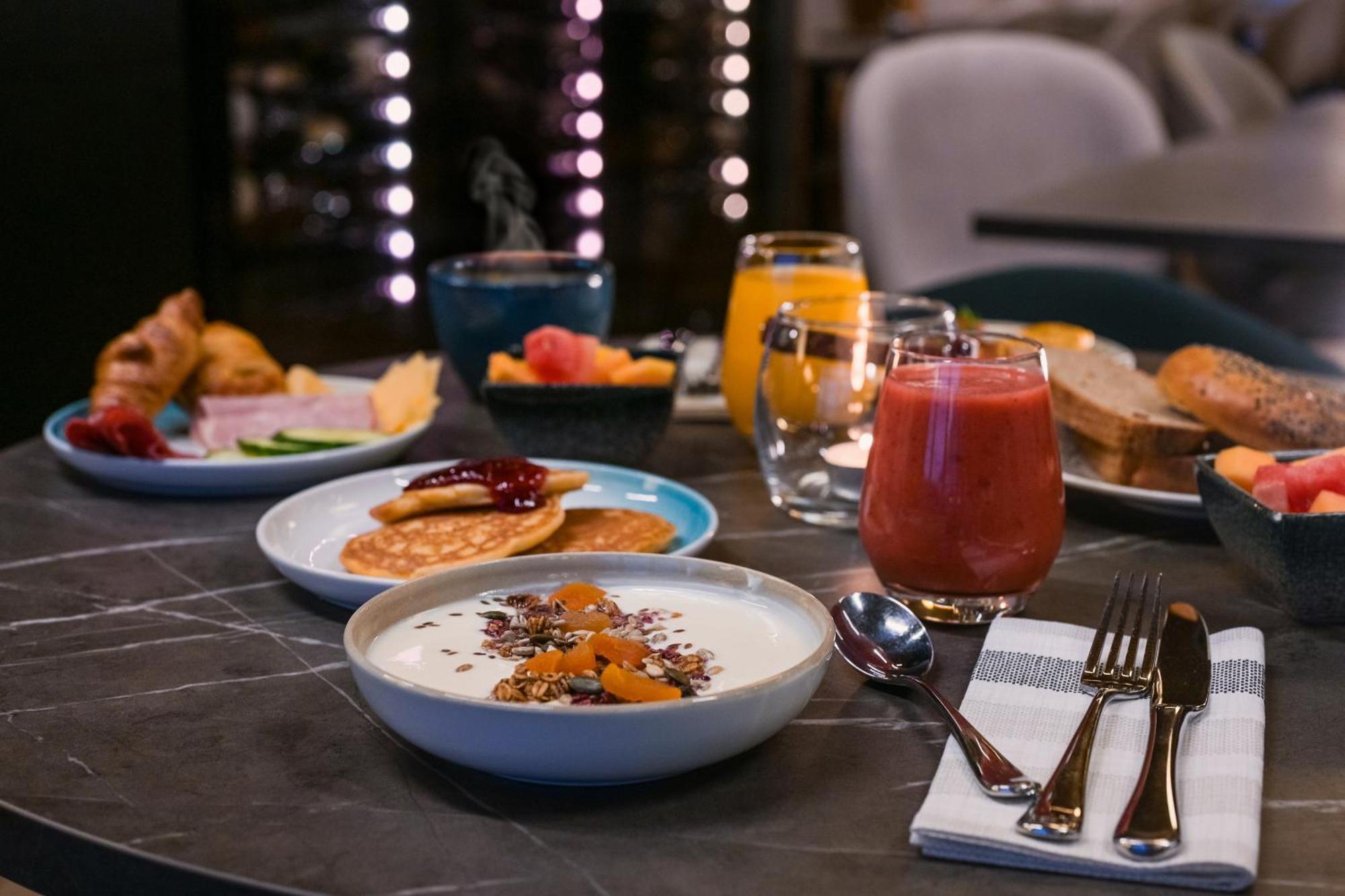 Svalbard Hotell | Polfareren Longyearbyen Dış mekan fotoğraf