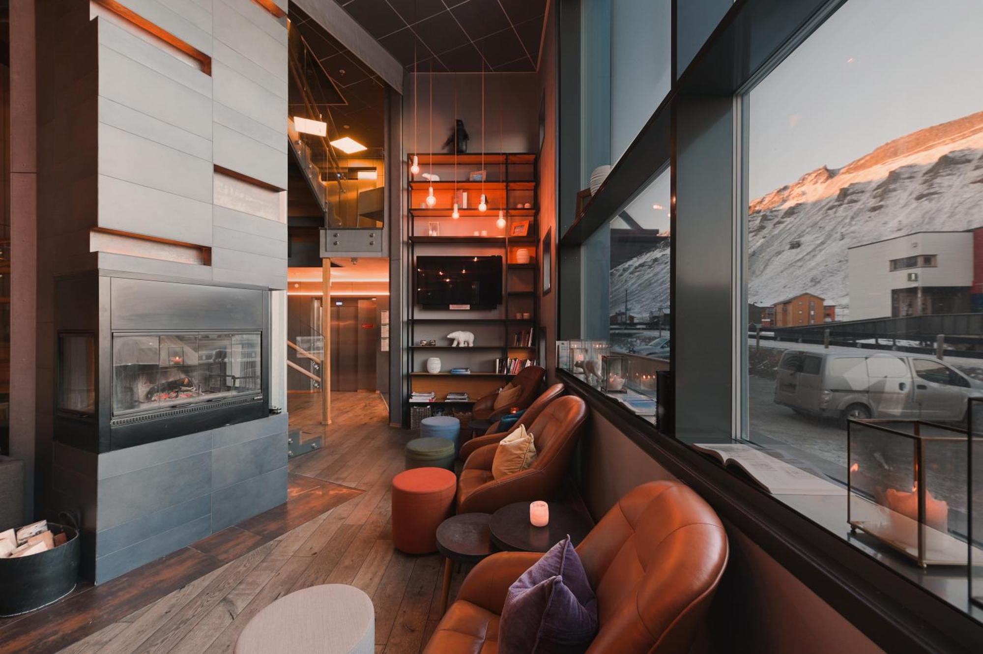 Svalbard Hotell | Polfareren Longyearbyen Dış mekan fotoğraf