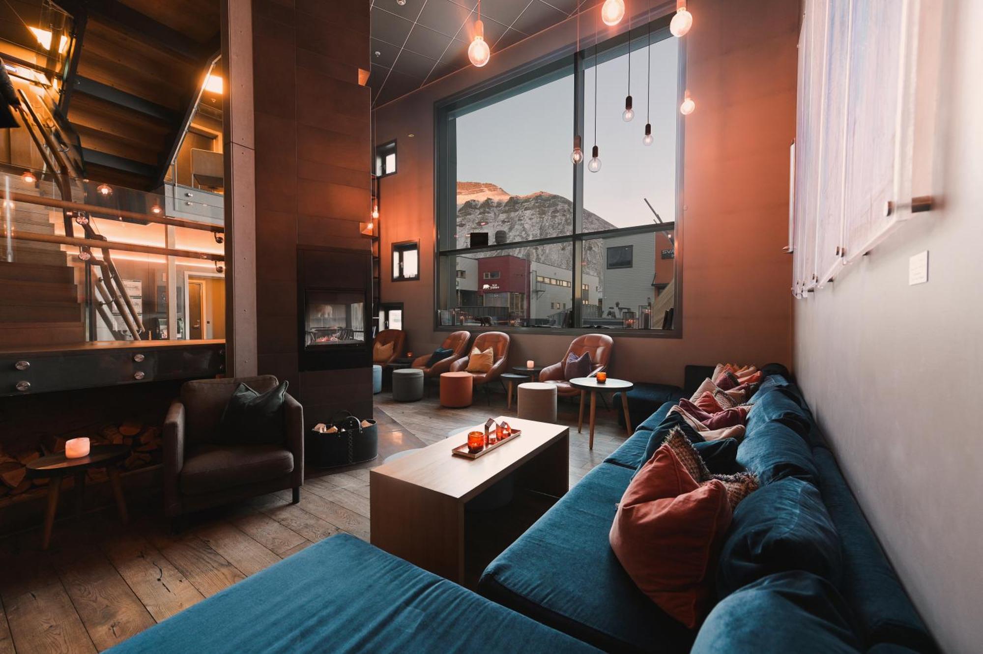 Svalbard Hotell | Polfareren Longyearbyen Dış mekan fotoğraf