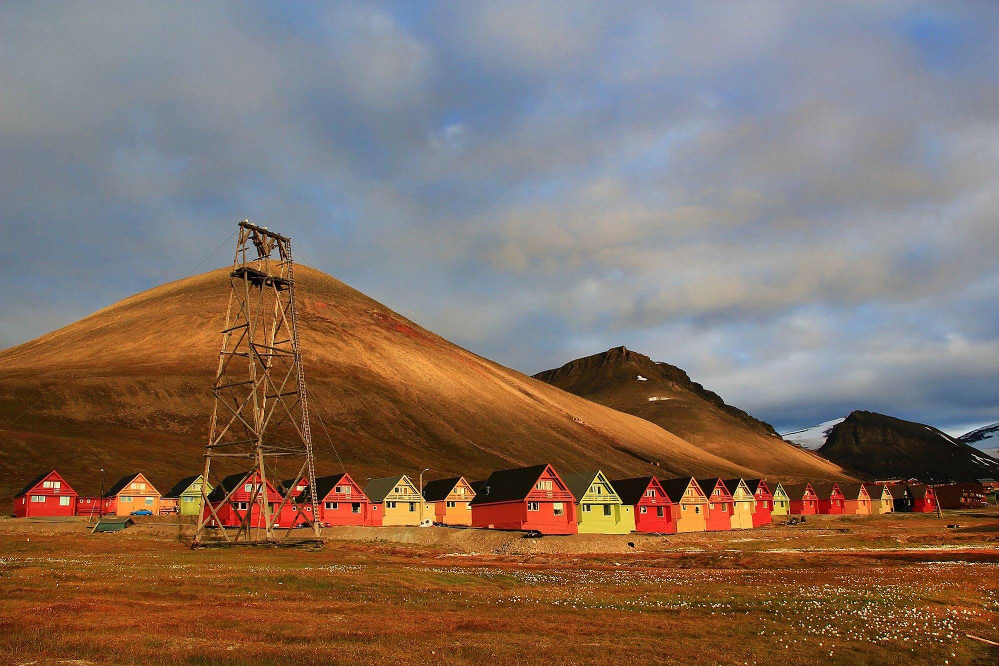 Svalbard Hotell | Polfareren Longyearbyen Dış mekan fotoğraf
