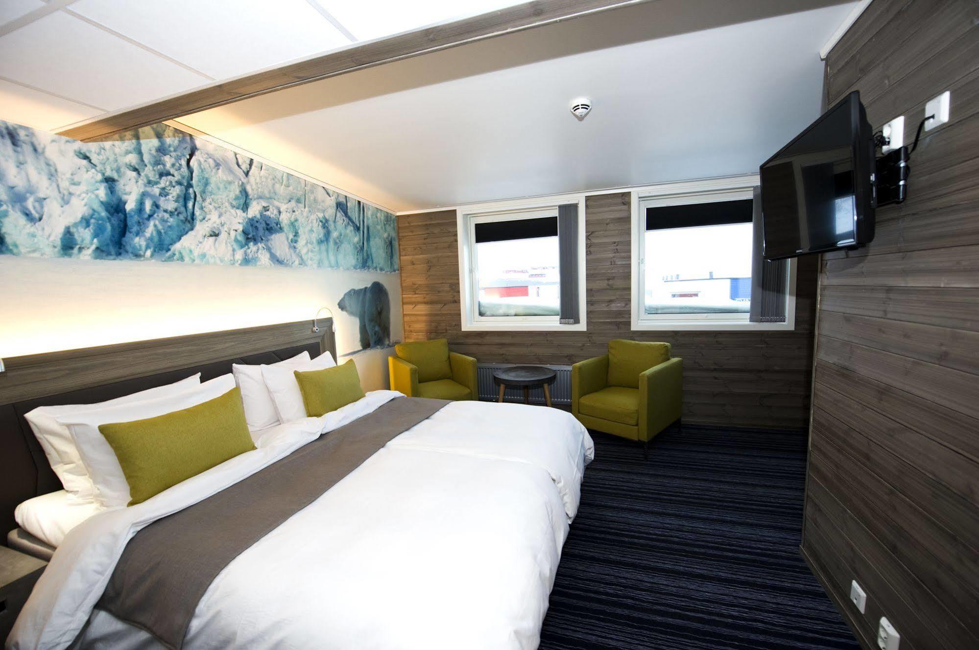Svalbard Hotell | Polfareren Longyearbyen Dış mekan fotoğraf